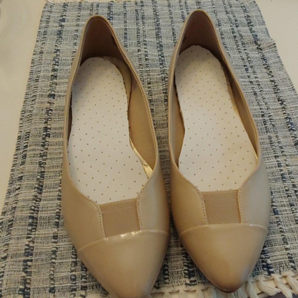 Tan dress shoes